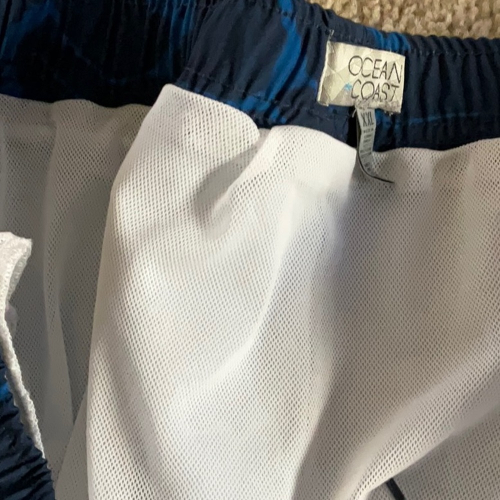 NWT swim trunks - Picture 7 of 7